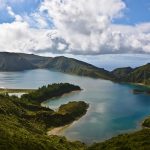 1200px-Lagoa_do_Fogo_on_Sao_Miguel_in_the_Azores_of_Portugal_on_the_planet_Earth